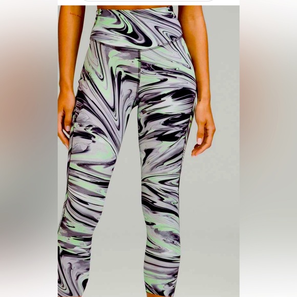 LULULEMON BASE PACE HIGH RISE TIGHT 25” NWT SIZE 12 - Picture 2 of 6